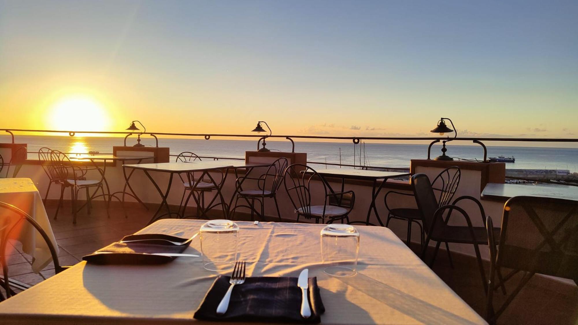 Bue Marino Hotel & Roof Lounge Кала Гононе Екстериор снимка