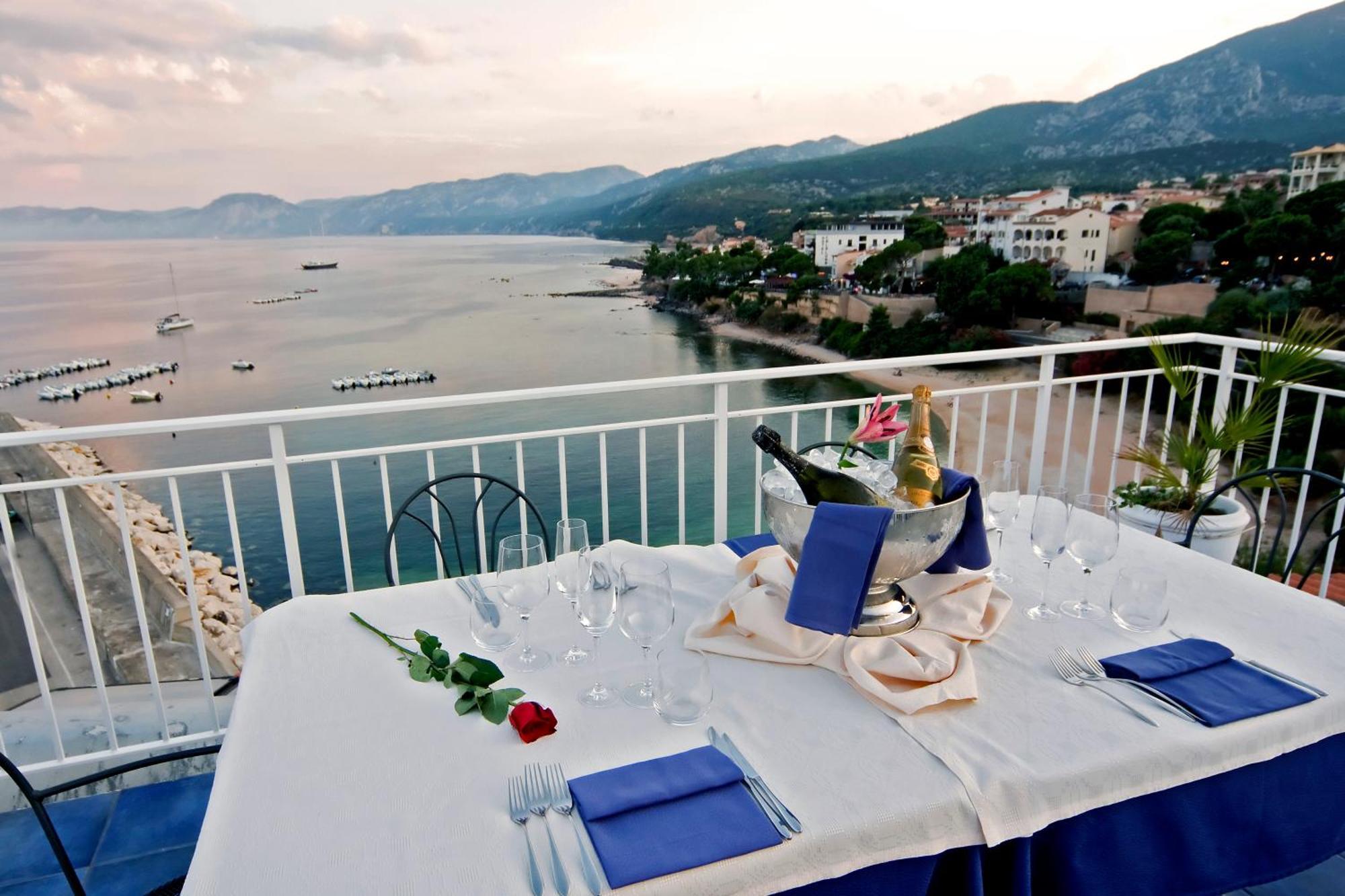 Bue Marino Hotel & Roof Lounge Кала Гононе Екстериор снимка