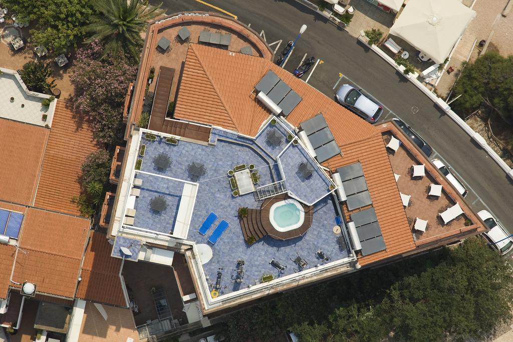 Bue Marino Hotel & Roof Lounge Кала Гононе Екстериор снимка